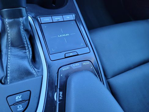 Used 2019 Lexus UX 250h w/ Premium Package AWD/4WD image 18