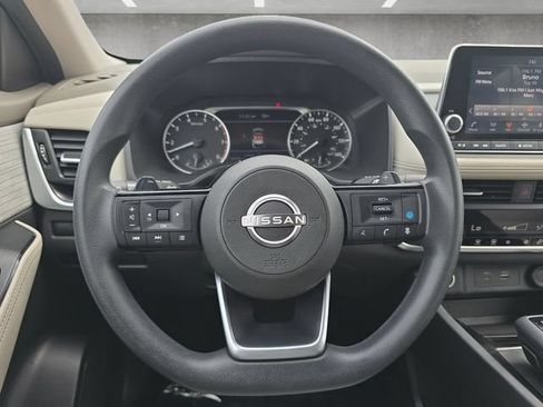 Used 2023 Nissan Rogue SV FWD image 22