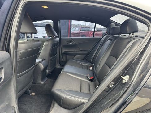 Used 2017 Honda Accord Sport image 10