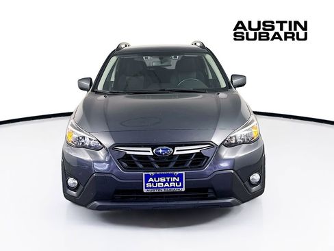 Used 2021 Subaru Crosstrek 2.0i Premium image 2