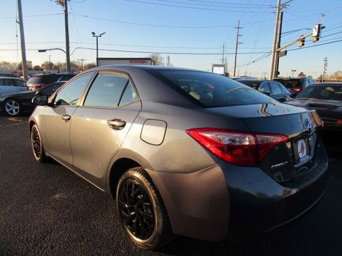 Used 2018 Toyota Corolla LE image 5