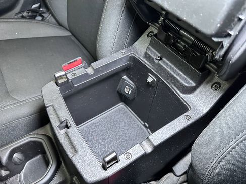 Certified 2021 Jeep Gladiator Overland w/ Cold Weather Group image 43