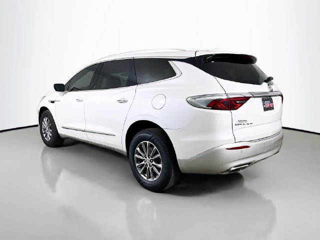 Used 2024 Buick Enclave Essence FWD image 5