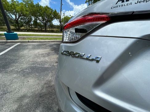 Used 2022 Toyota Corolla LE FWD image 33