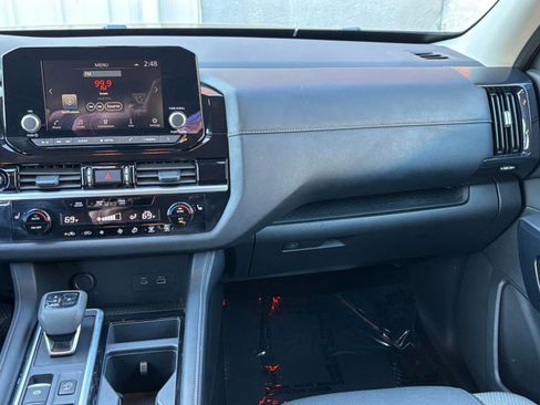 Used 2025 Nissan Pathfinder SV image 37