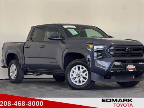 Certified 2025 Toyota Tacoma SR5 AWD/4WD image 1