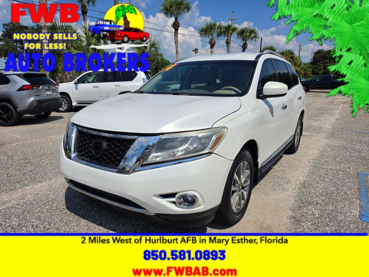 Used 2014 Nissan Pathfinder SL w/ Trailer Tow Package FWD image 1