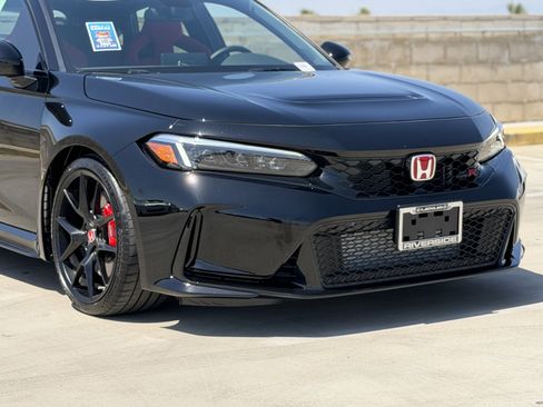 Used 2025 Honda Civic Type R image 3