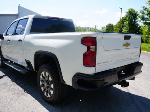 Used 2022 Chevrolet Silverado 2500 Custom w/ Custom Value Package AWD/4WD image 5