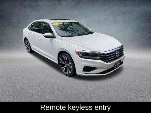 Used 2022 Volkswagen Passat 2.0T SE FWD image 9