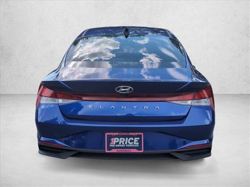 Certified 2023 Hyundai Elantra SEL FWD image 3