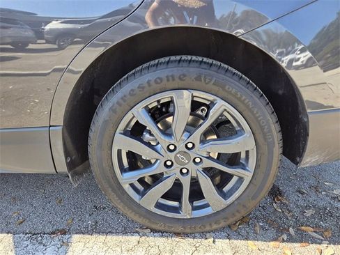 Certified 2022 Chevrolet Equinox RS w/ Infotainment Package image 18