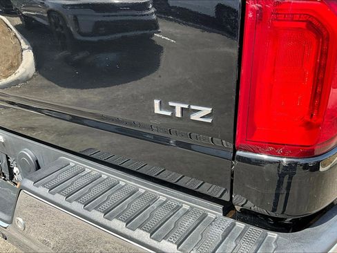Used 2022 Chevrolet Silverado 2500 LTZ w/ LTZ Plus Package AWD/4WD image 24