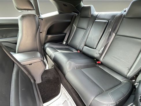 Used 2015 Dodge Challenger R/T Plus image 20
