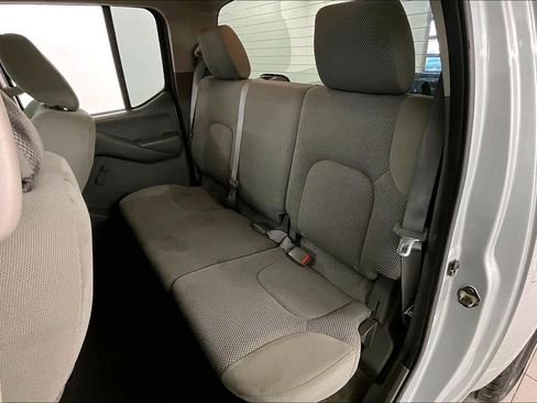 Used 2011 Nissan Frontier S image 23