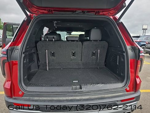 Used 2025 Chevrolet Traverse LT w/ Driver Confidence Package AWD/4WD image 21