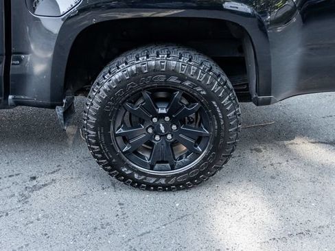 Used 2017 Chevrolet Colorado Z71 w/ Z71 Midnight Edition AWD/4WD image 13