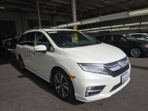 Used 2019 Honda Odyssey Elite image 3