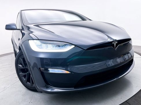 Used 2023 Tesla Model X image 3