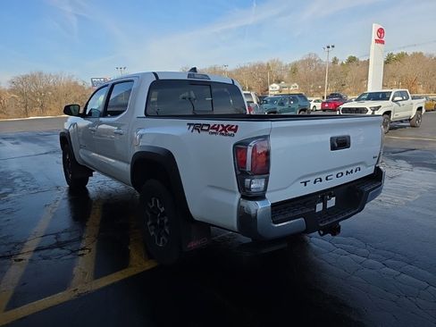 Used 2022 Toyota Tacoma TRD Off-Road image 8