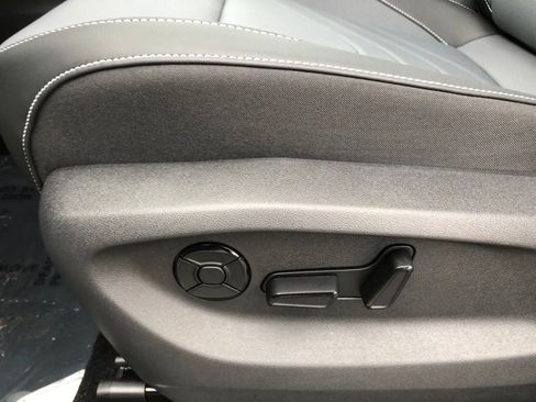 New 2026 Volkswagen Tiguan SE R-Line AWD/4WD image 14