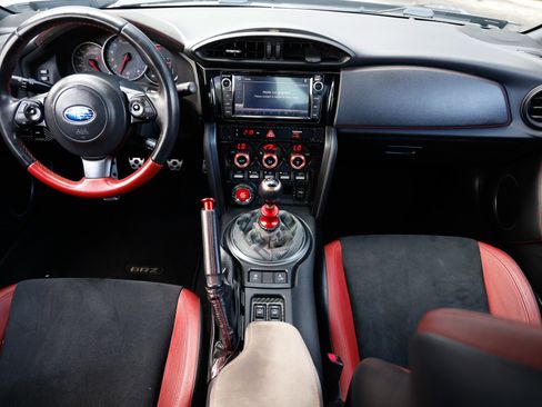 Used 2018 Subaru BRZ tS image 2