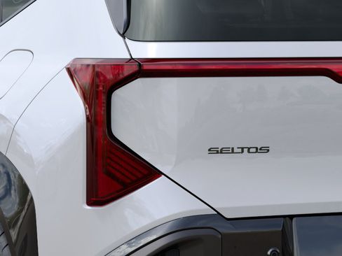 New 2027 Kia Seltos X-Line S w/ X-Line S Premium Package AWD/4WD image 11