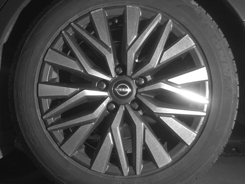 Used 2025 Nissan Altima 2.5 SV image 14