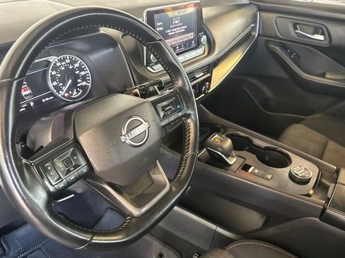 Certified 2025 Nissan Rogue SV AWD/4WD image 10