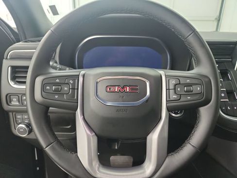 Used 2024 GMC Yukon SLT AWD/4WD image 25