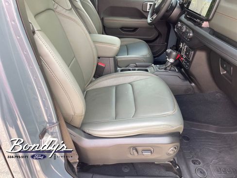 Used 2026 Jeep Gladiator Mojave AWD/4WD image 18