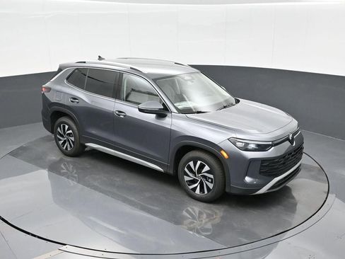 New 2025 Volkswagen Tiguan S FWD image 22