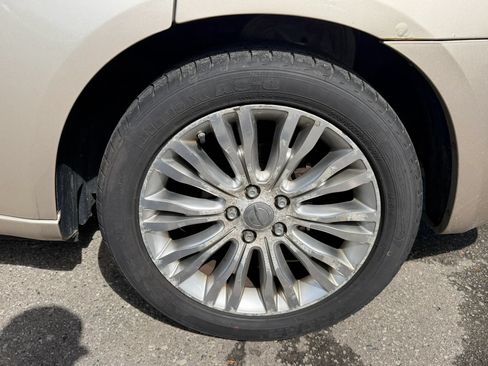 Used 2013 Chrysler 200 Limited FWD image 8