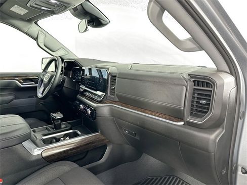 Used 2025 GMC Sierra 1500 Elevation image 29