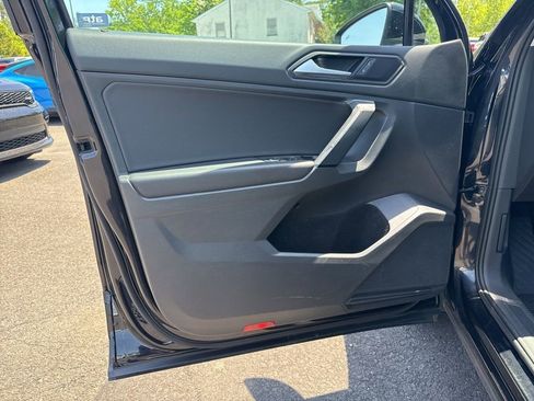 Used 2019 Volkswagen Tiguan SE w/ Panoramic Sunroof Package AWD/4WD image 13
