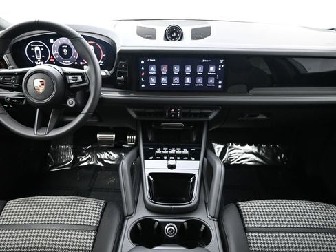 Certified 2025 Porsche Cayenne GTS image 6