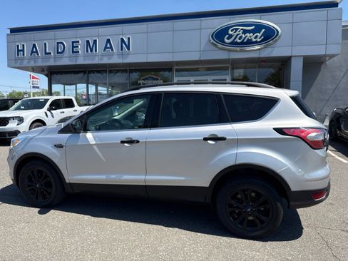 Used 2018 Ford Escape SEL FWD image 2