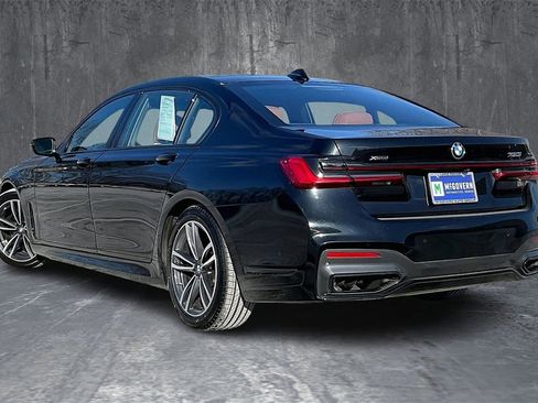 Used 2022 BMW 750i xDrive w/ Luxury Rear Seating Package image 4