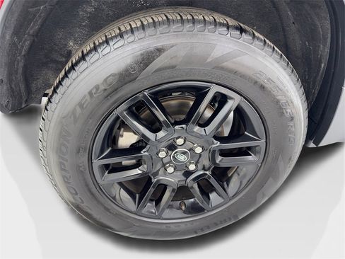 Used 2025 Land Rover Defender 110 S image 83