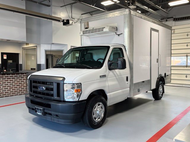 Used 2023 Ford E-350 and Econoline 350 Super Duty w/ Power Windows & Locks Group RWD image 6