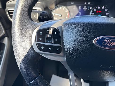 Used 2022 Ford Explorer Limited image 32