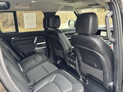 Certified 2023 Land Rover Defender 110 X-Dynamic SE image 17