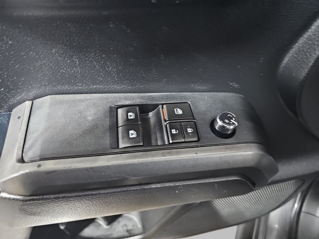 Used 2017 Toyota Tacoma TRD Off-Road w/ Tow Package AWD/4WD image 31
