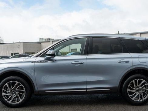 Used 2022 Lincoln Corsair AWD w/ Equipment Group 101A image 9