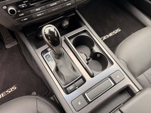 Used 2015 Hyundai Genesis 3.8 RWD image 43
