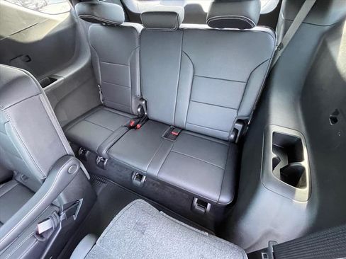 New 2026 Chevrolet Traverse LT w/ Enhanced Driving Package FWD image 24