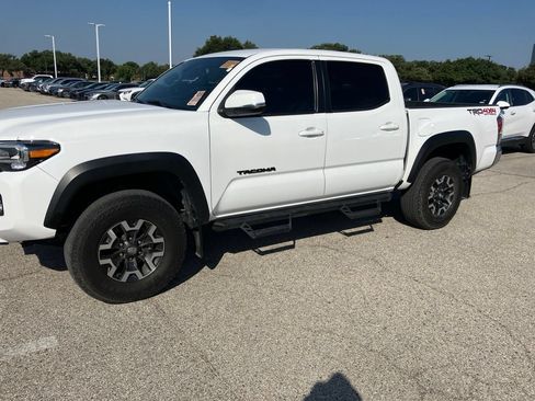 Used 2022 Toyota Tacoma TRD Off-Road AWD/4WD image 1