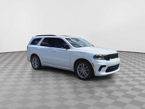 Used 2024 Dodge Durango GT RWD image 2