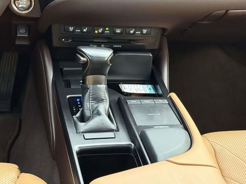 Used 2021 Lexus ES 350 Ultra Luxury w/ Accessory Package 2 image 19