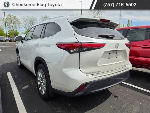 Used 2023 Toyota Highlander Limited image 4